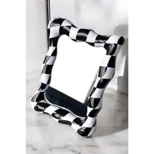 Siyah Ve Beyaz Renk Masa Aynası