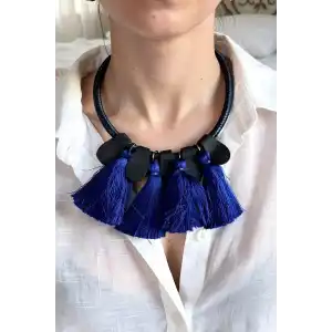 Siyah Ve Mavi Renk Püskül Detaylı Tasarım Kolye