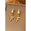 Altın Renk F Harf Çelik Küpe (Çift)