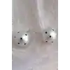 Beyaz Renk Puantiye Detaylı Küpe (Çift)