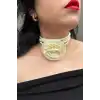 Krem Renk Gül Detaylı Choker Kolye