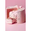 Pembe Renk Karışık Figürlü Gül Detaylı Karton Çanta Hediyeli Hediye Kutusu