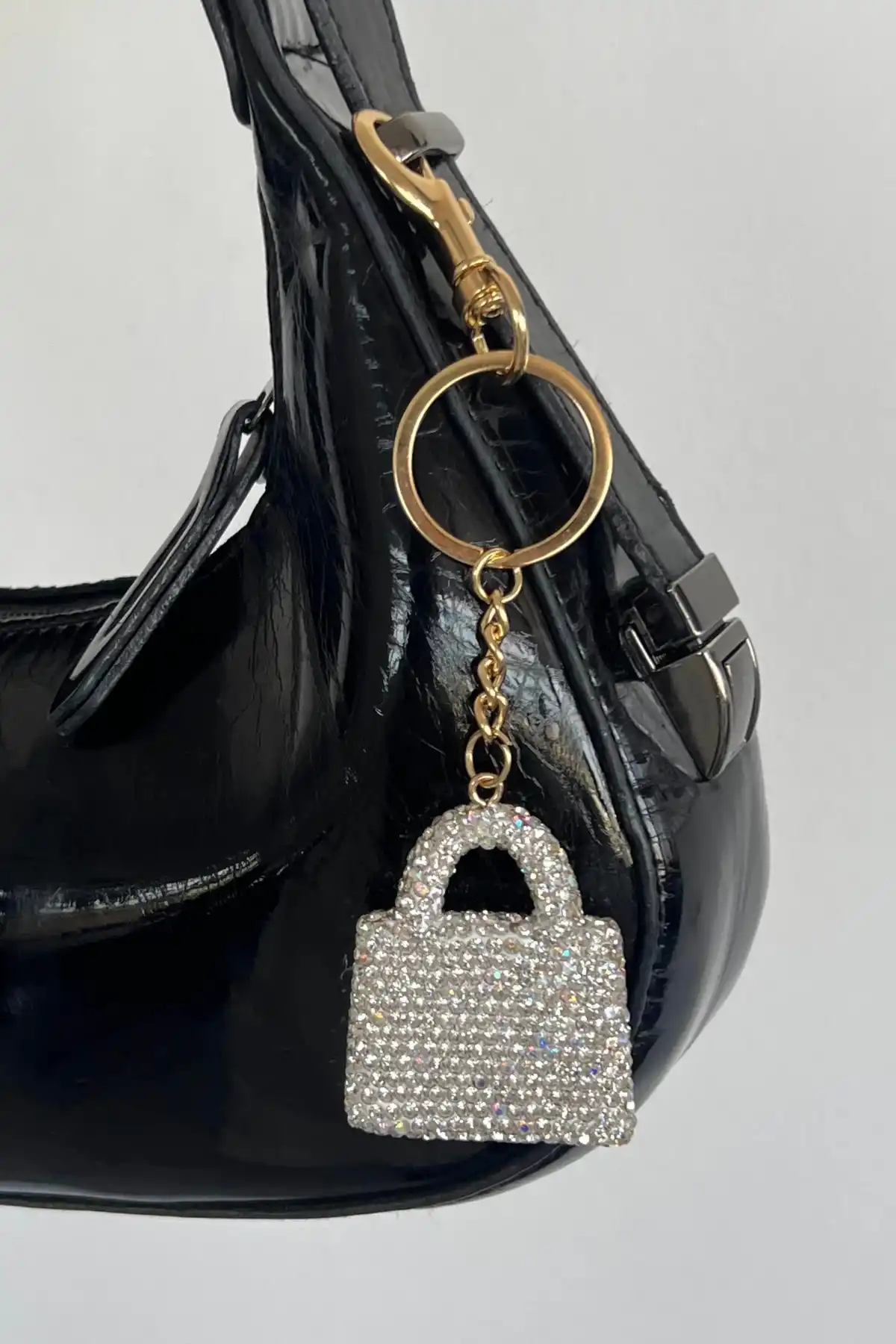 Altın Renk Çanta Figürlü Taş Detaylı Çanta Charm/ Anahtarlık