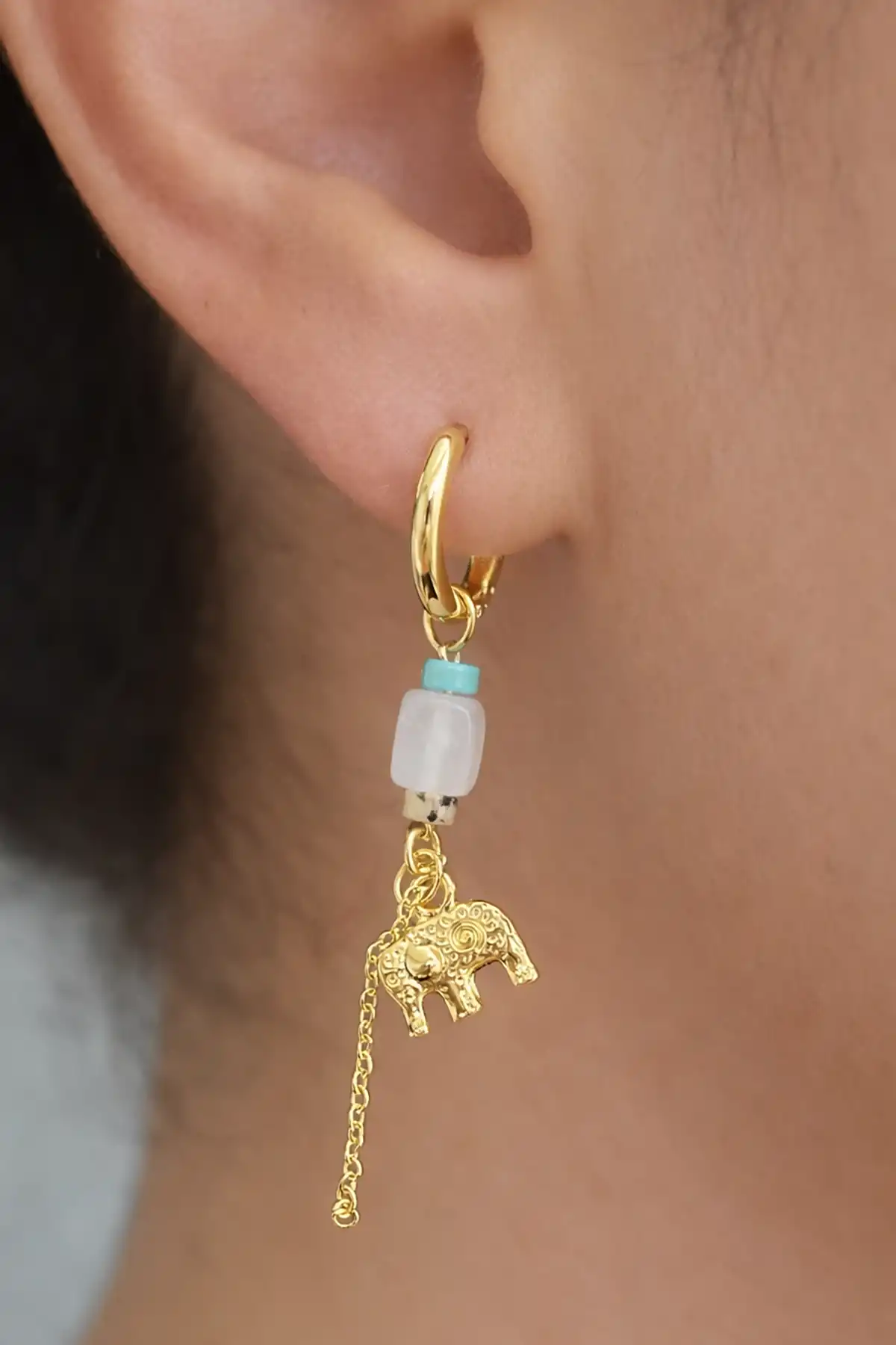 Altın Renk Fil Figürlü Taş Detaylı Küpe (Çift)