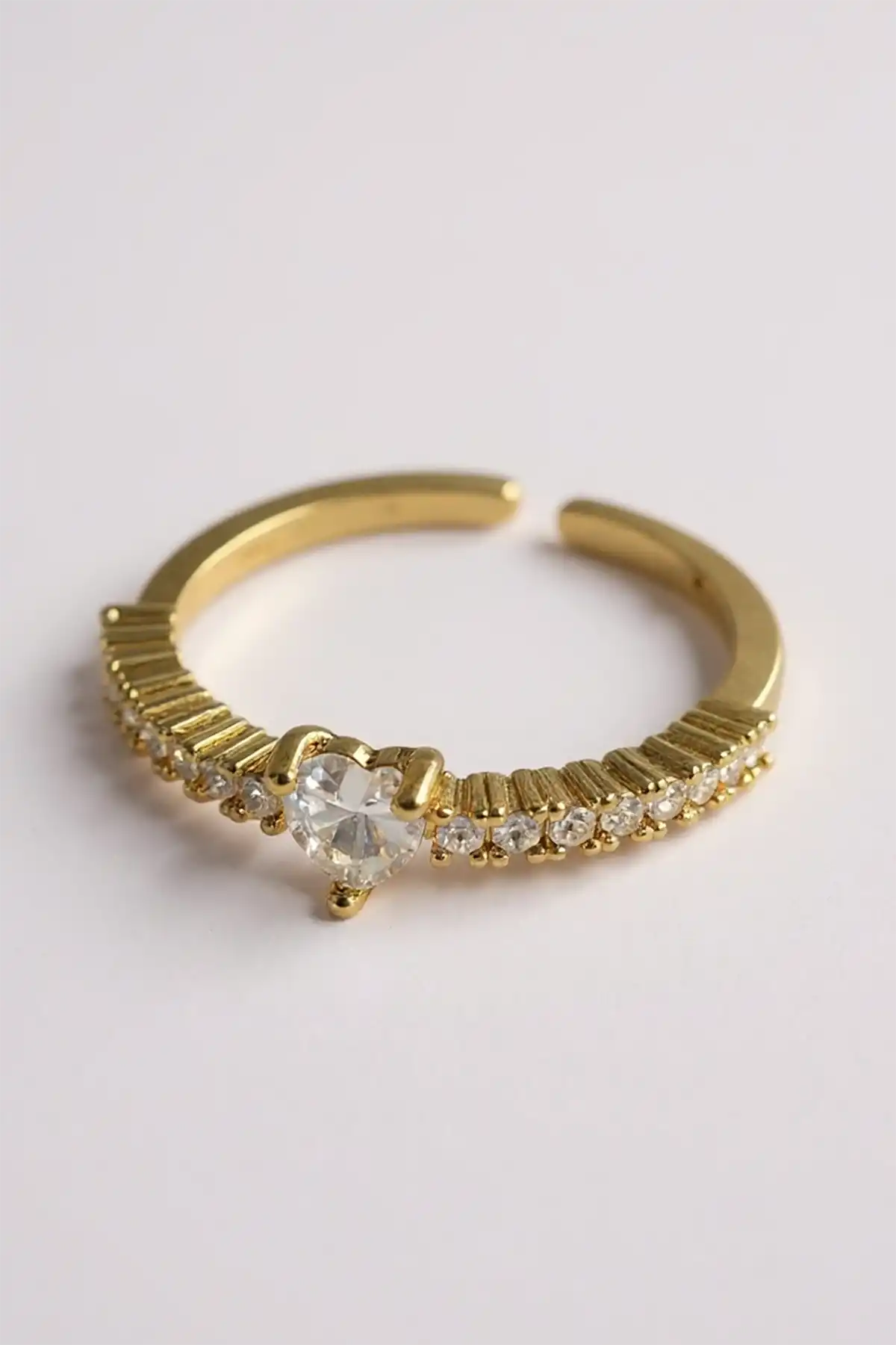 Altın Renk Kalp Figürlü Taş Detaylı Ayarlanabilir Yüzük