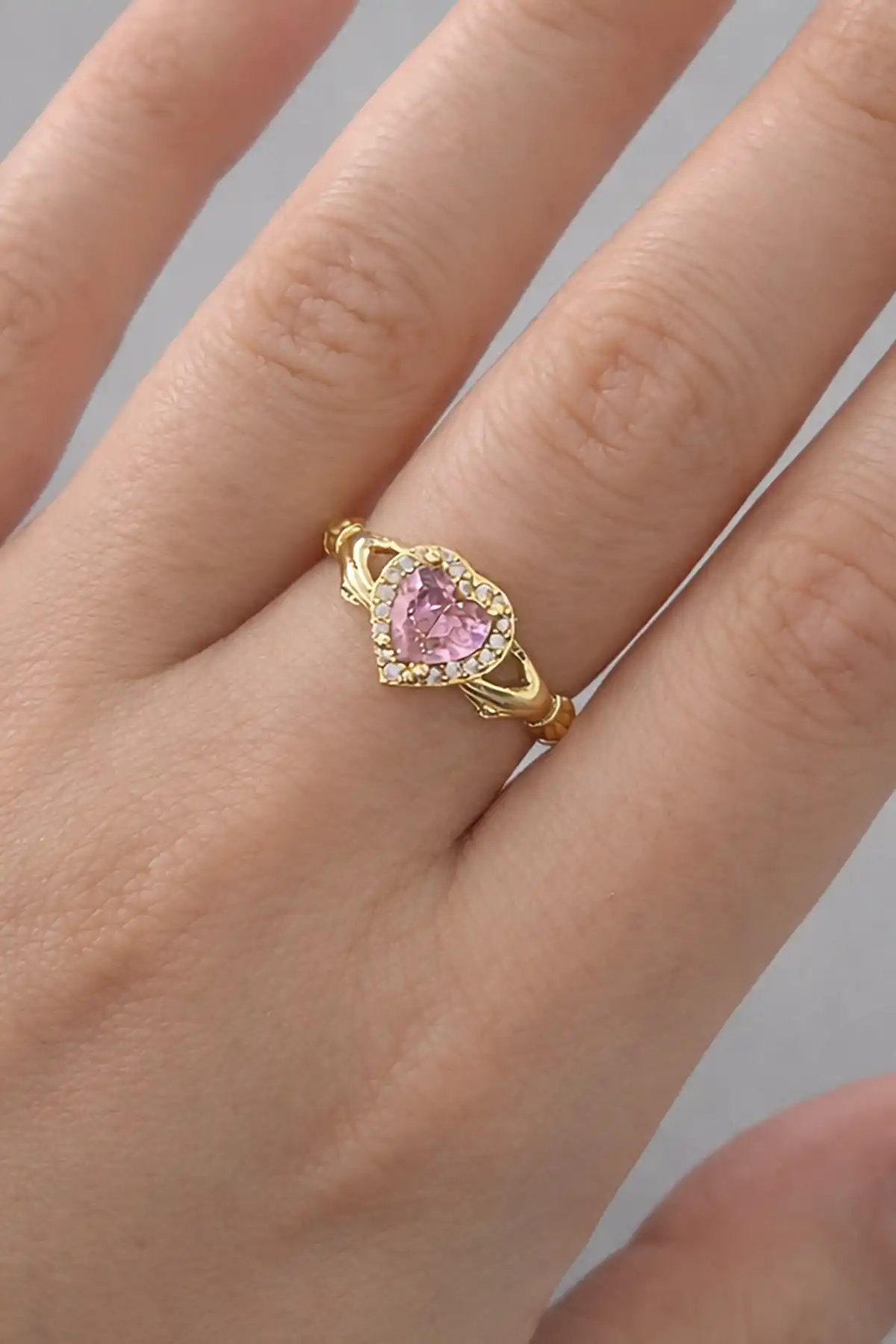 Altın Renk Kalp Figürlü Taş Detaylı Ayarlanabilir Yüzük