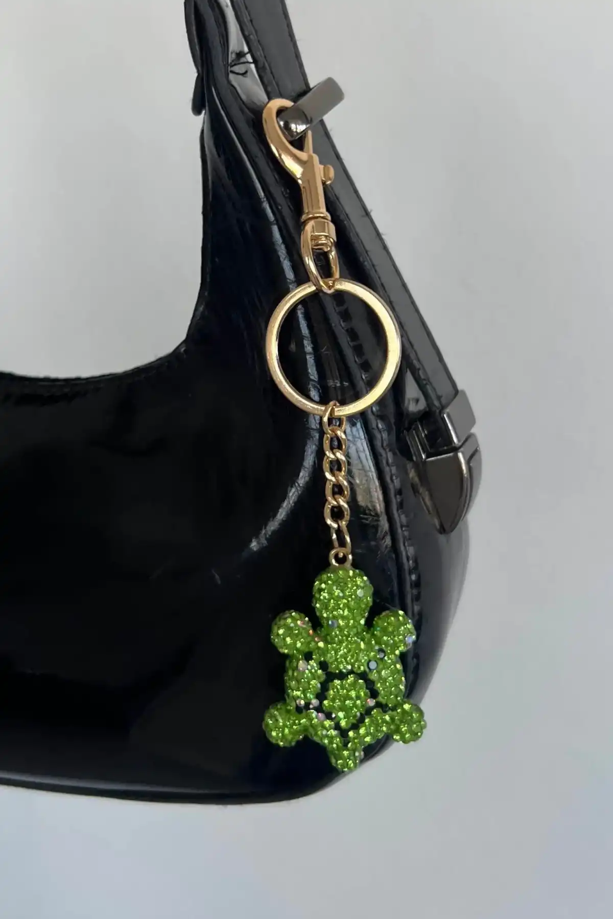 Altın Renk Kaplumbağa Figürlü Taş Detaylı Çanta Charm/ Anahtarlık