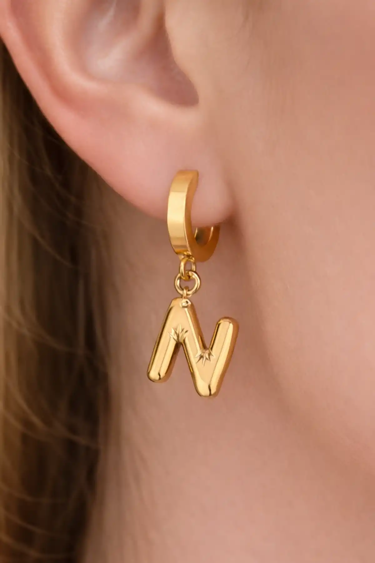 Altın Renk N Harf Çelik Küpe (Çift)