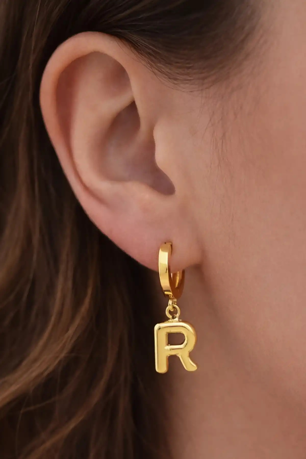 Altın Renk R Harf Çelik Küpe (Çift)