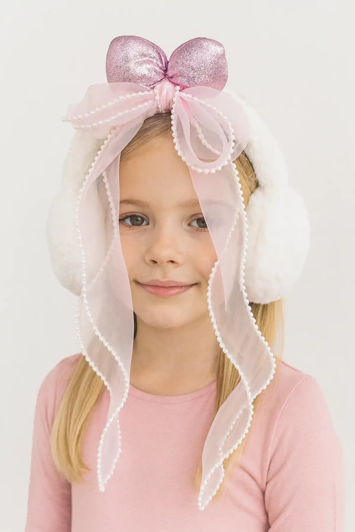 Beyaz Renk Kurdele Figürlü Peluş Kulaklık