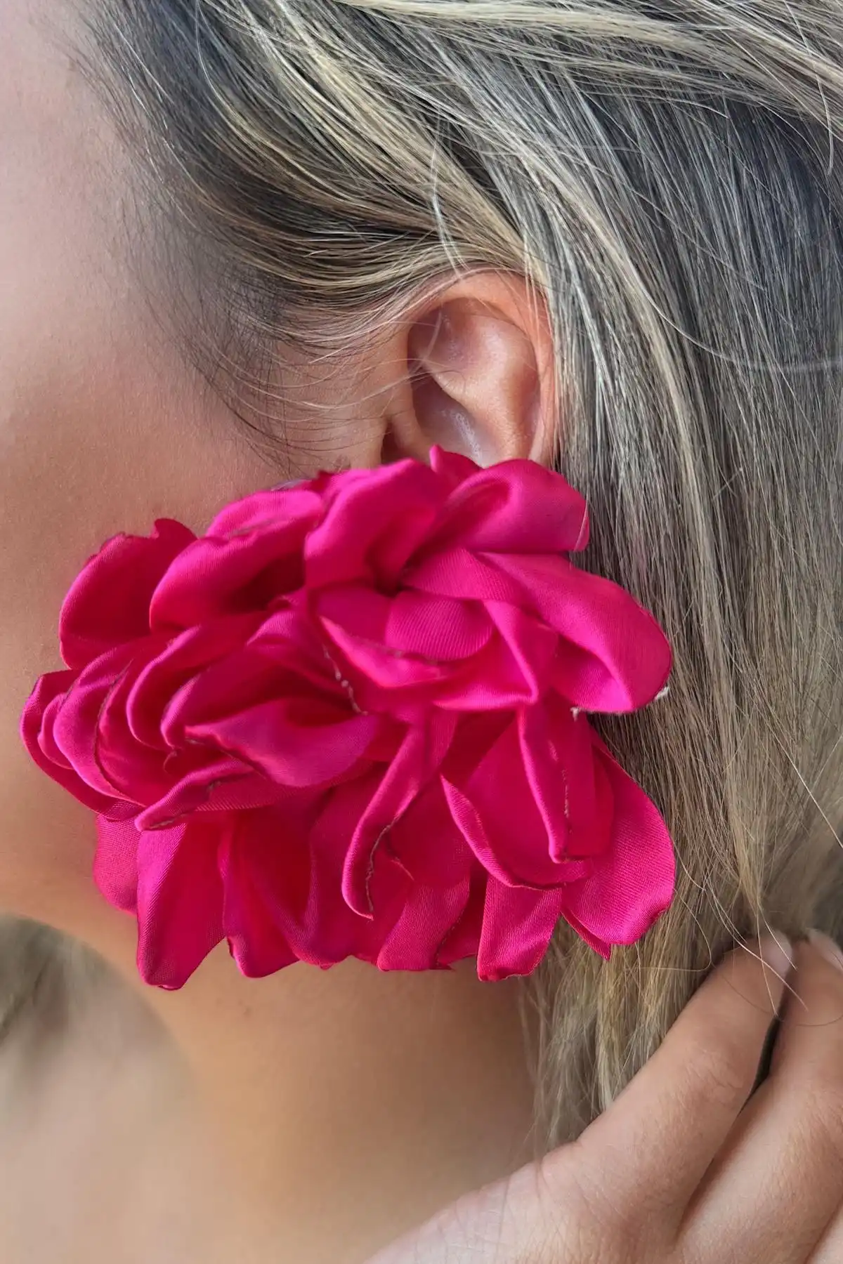 Fuşya Renk Çiçek Figürlü Küpe (Çift)