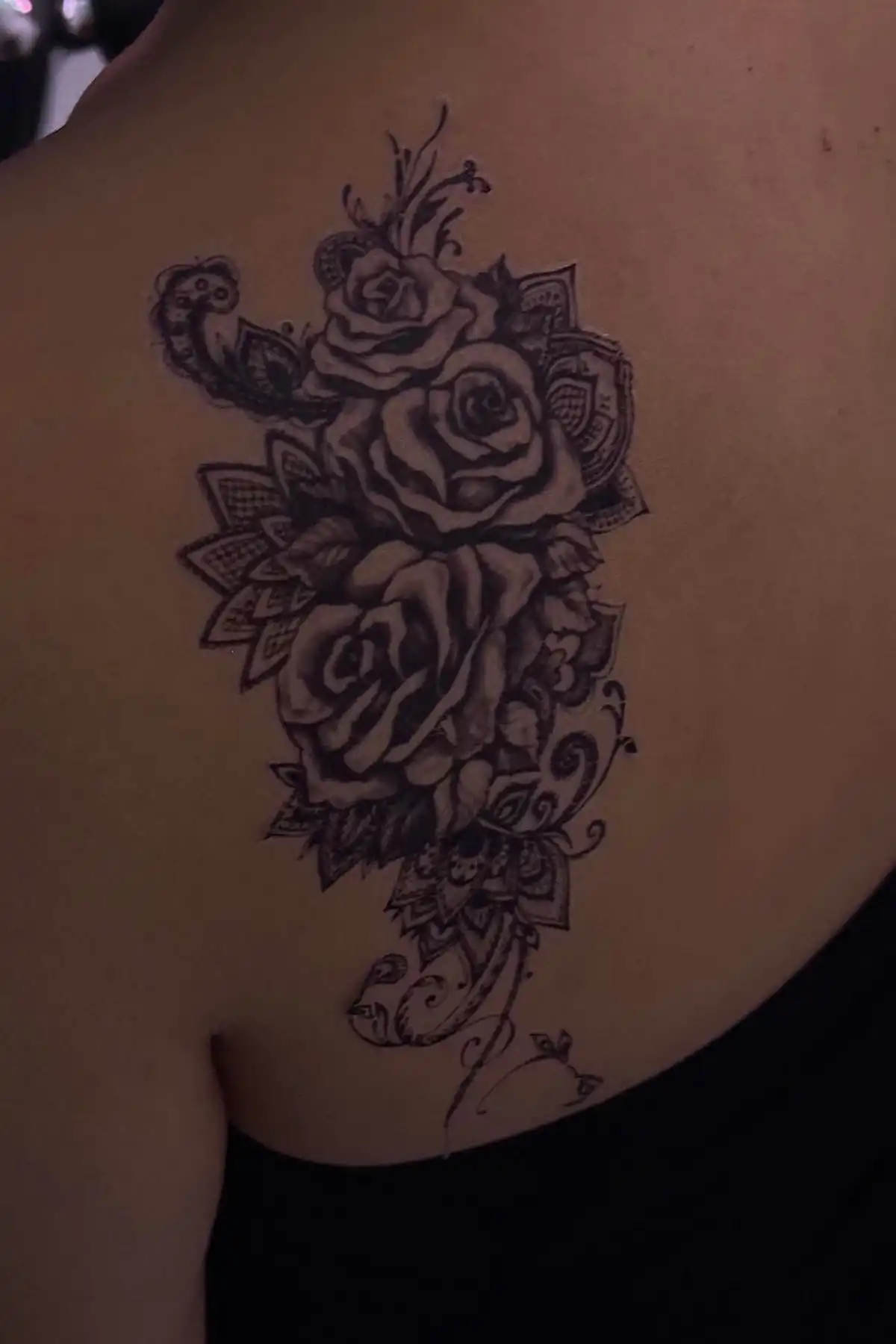 Geçici Çiçek Figürlü Dövme Tattoo