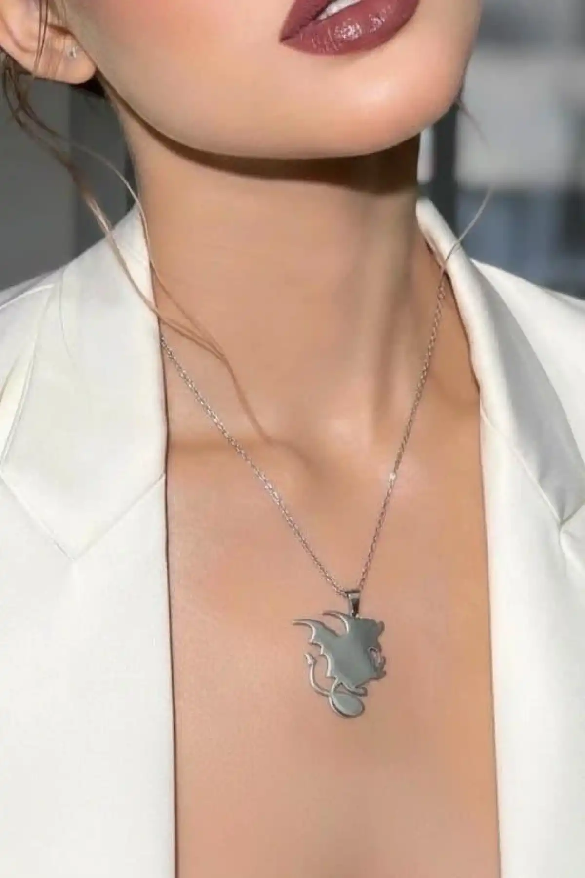 Gümüş Renk Karışık Figürlü Çelik Kolye