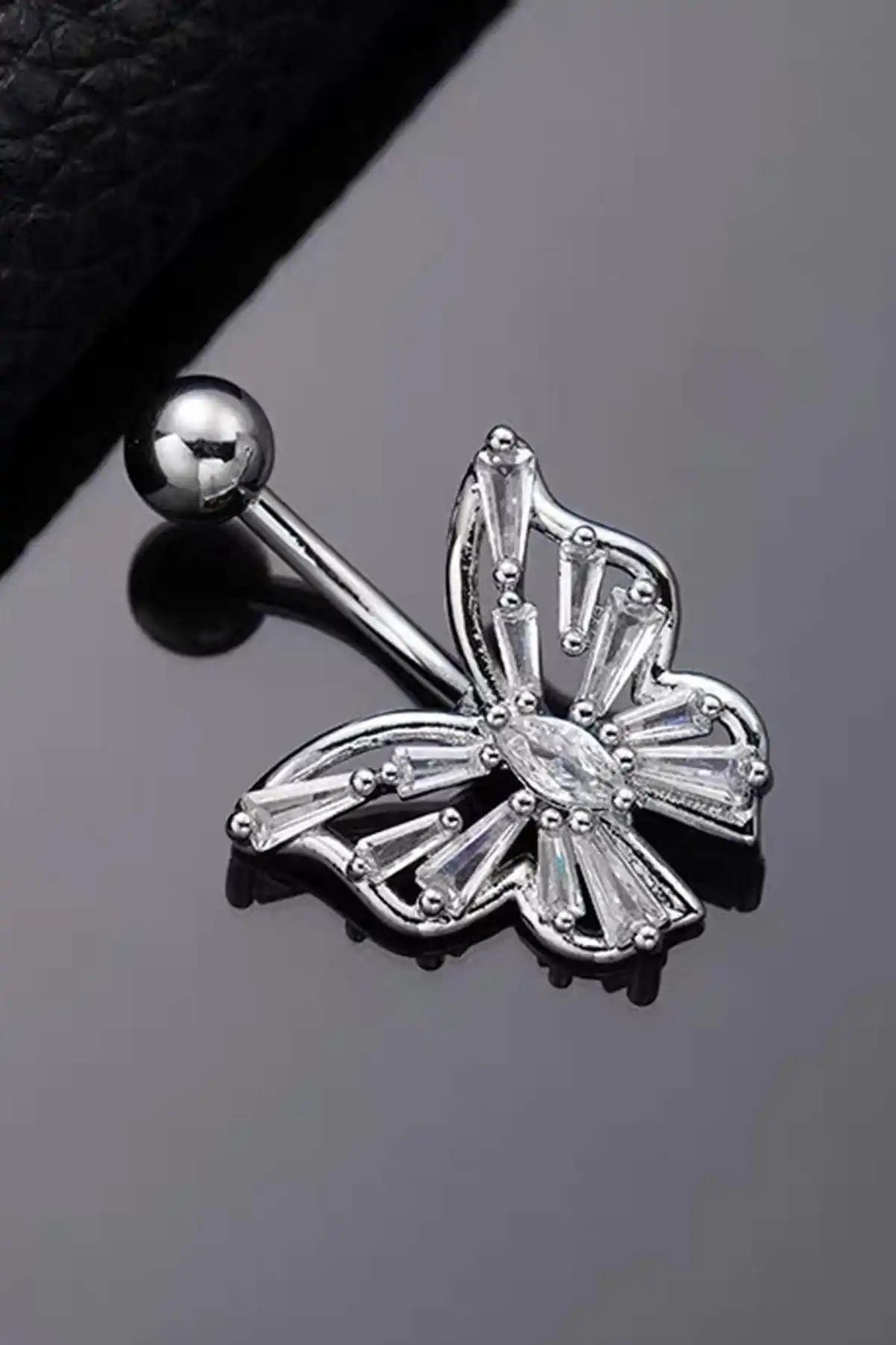 Gümüş Renk Kelebek Figürlü Cerrahi Çelik Göbek Piercing