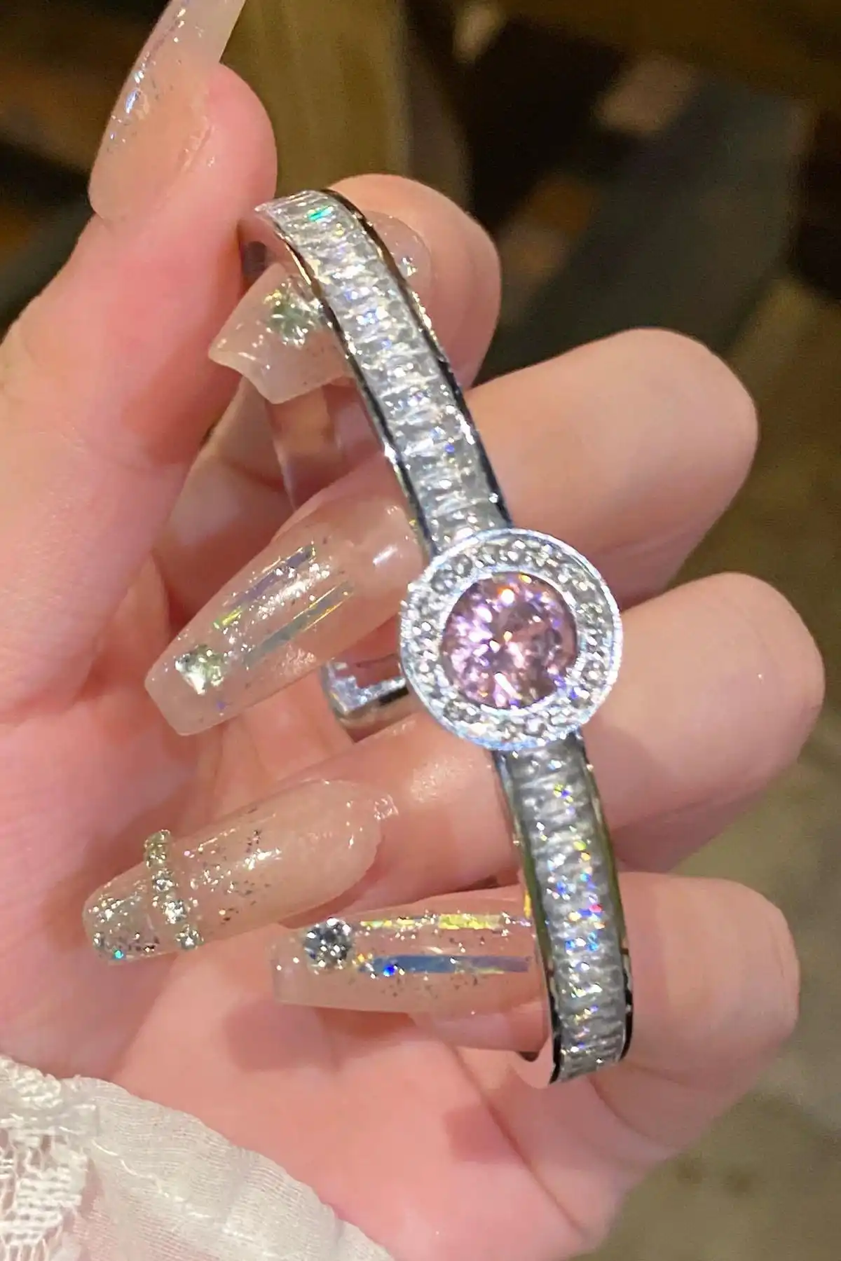 Gümüş Renk Pembe Taş Detaylı Çelik Kelepçe Bileklik