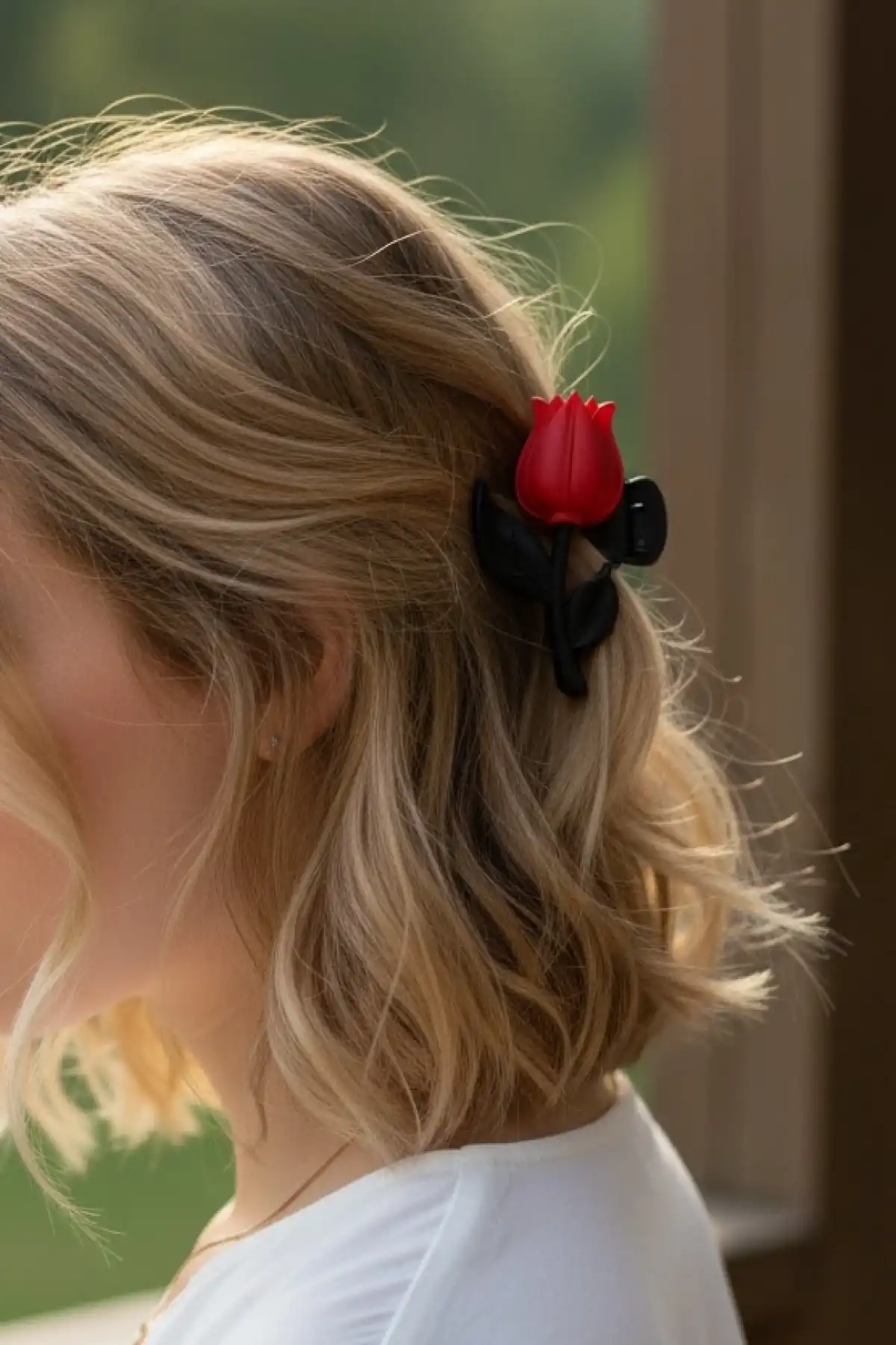 Siyah Ve Kırmızı Renk Lale Figürlü Mandal Toka