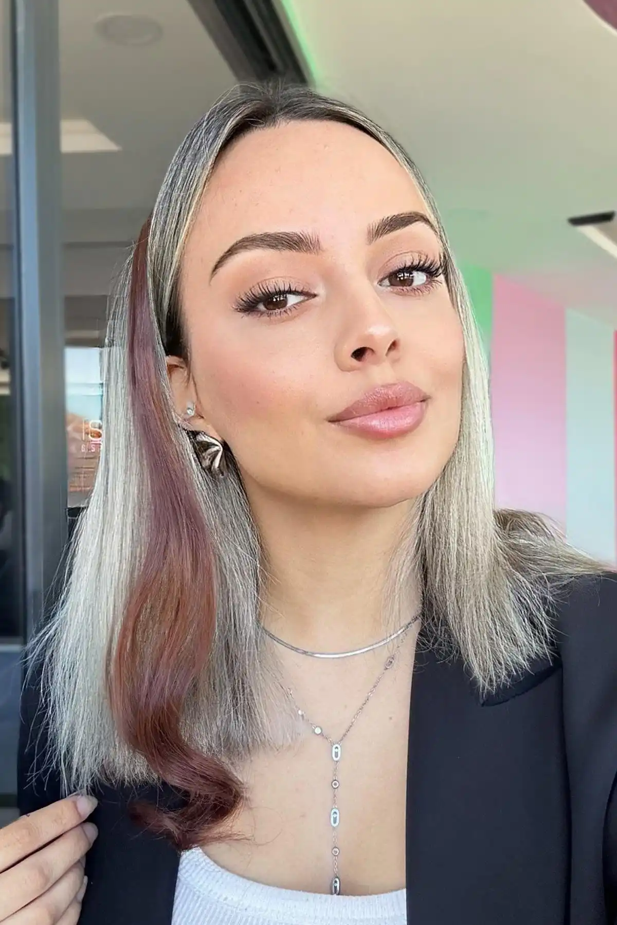 Yan Çıt Çıt Postiş / Kahverengi Renk / 50 Cm