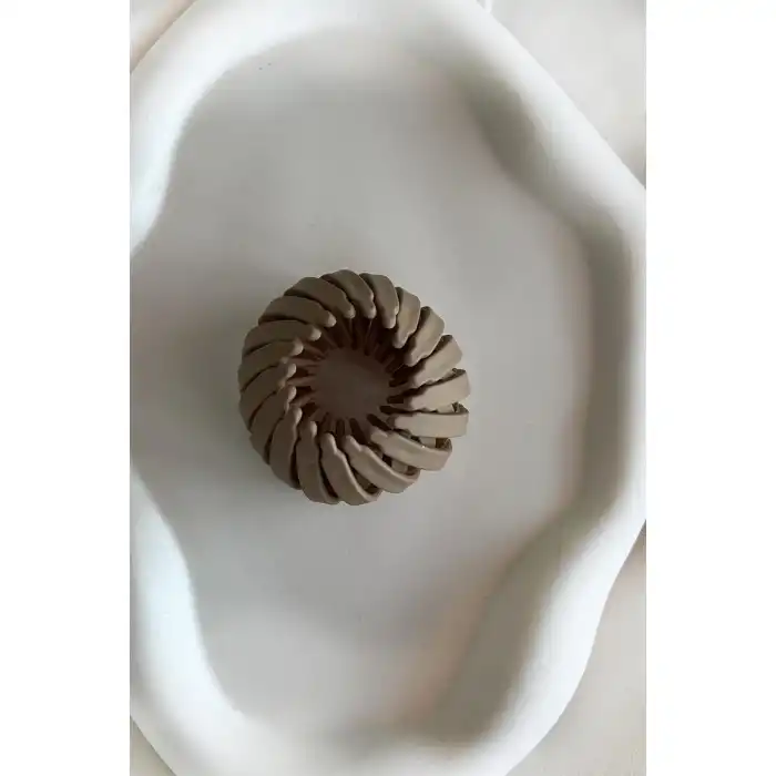 Kahve Renk Mat Saç Aparatı