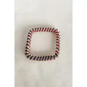 Krem Renk Siyah Çizgili Helezon Lastik Toka