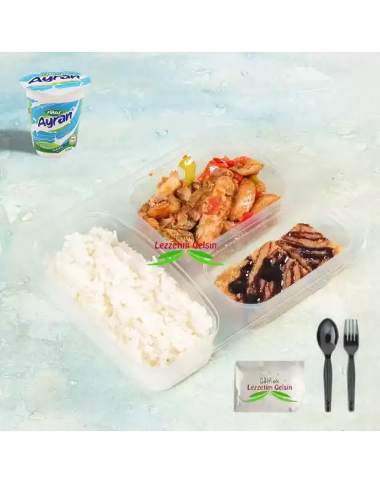 Tereyağlı Pilav + Tavuk Fajita + Çikolata Soslu İrmik Helvası + Ayran