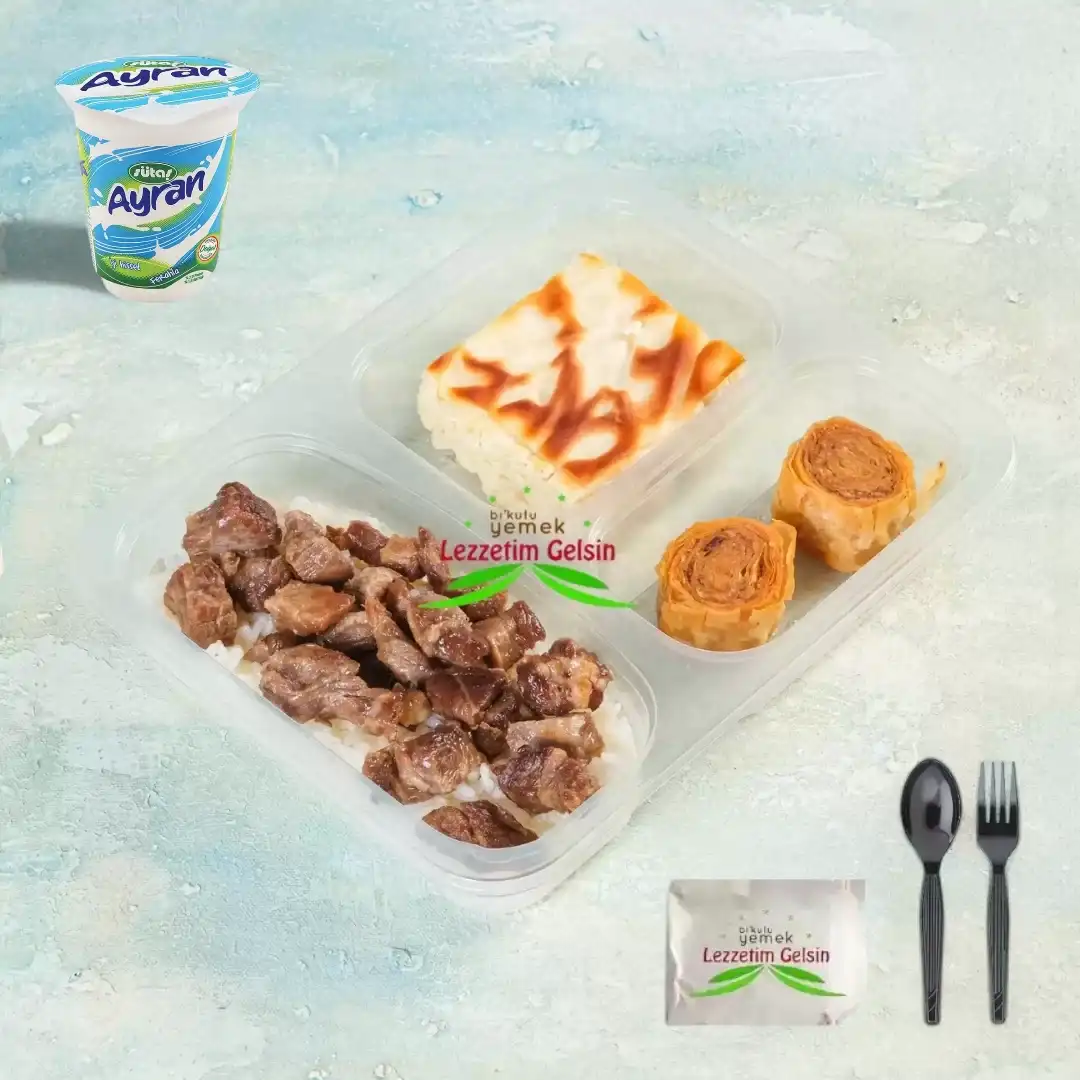 Dana Kavurmalı Tereyağlı Pilav + Peynirli Su Böreği + Baklava + Ayran