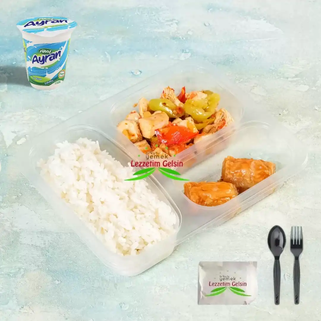 Tavuk Kavurmalı Tereyağlı Pilav + Cevizli Baklava + Ayran