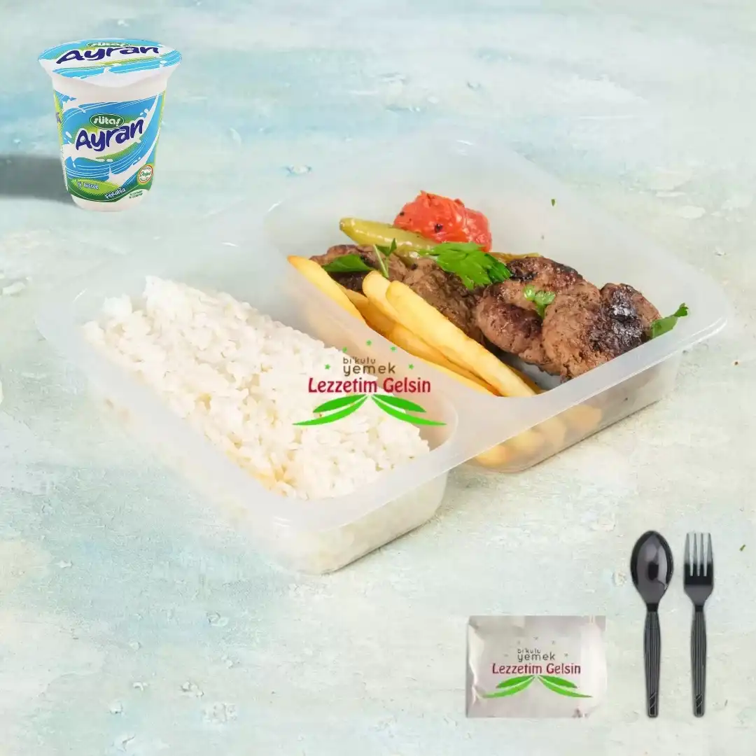 Tereyağlı Pilav + Izgara Köfte + Patates Kızartması + Domates ve Biber + Ayran