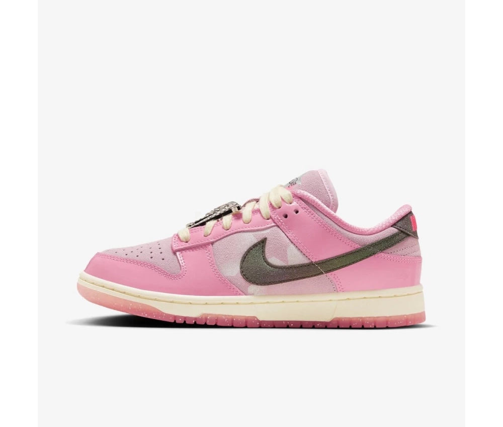Nike Dunk Low “Barbie”