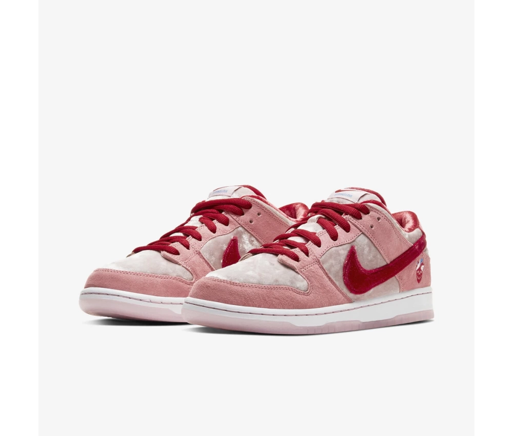 Strangelove Skateboards X Nike SB SB Dunk Low