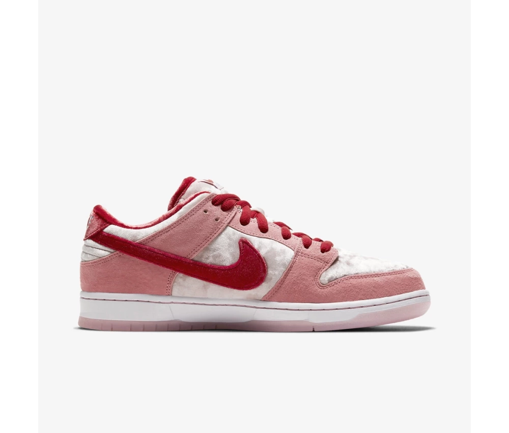Strangelove Skateboards X Nike SB SB Dunk Low