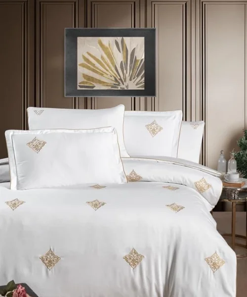 VERO VANNI BRODE SATEN NEVRESİM TAKIMI ÇİFT KİŞİLİK DIAMOND GOLD