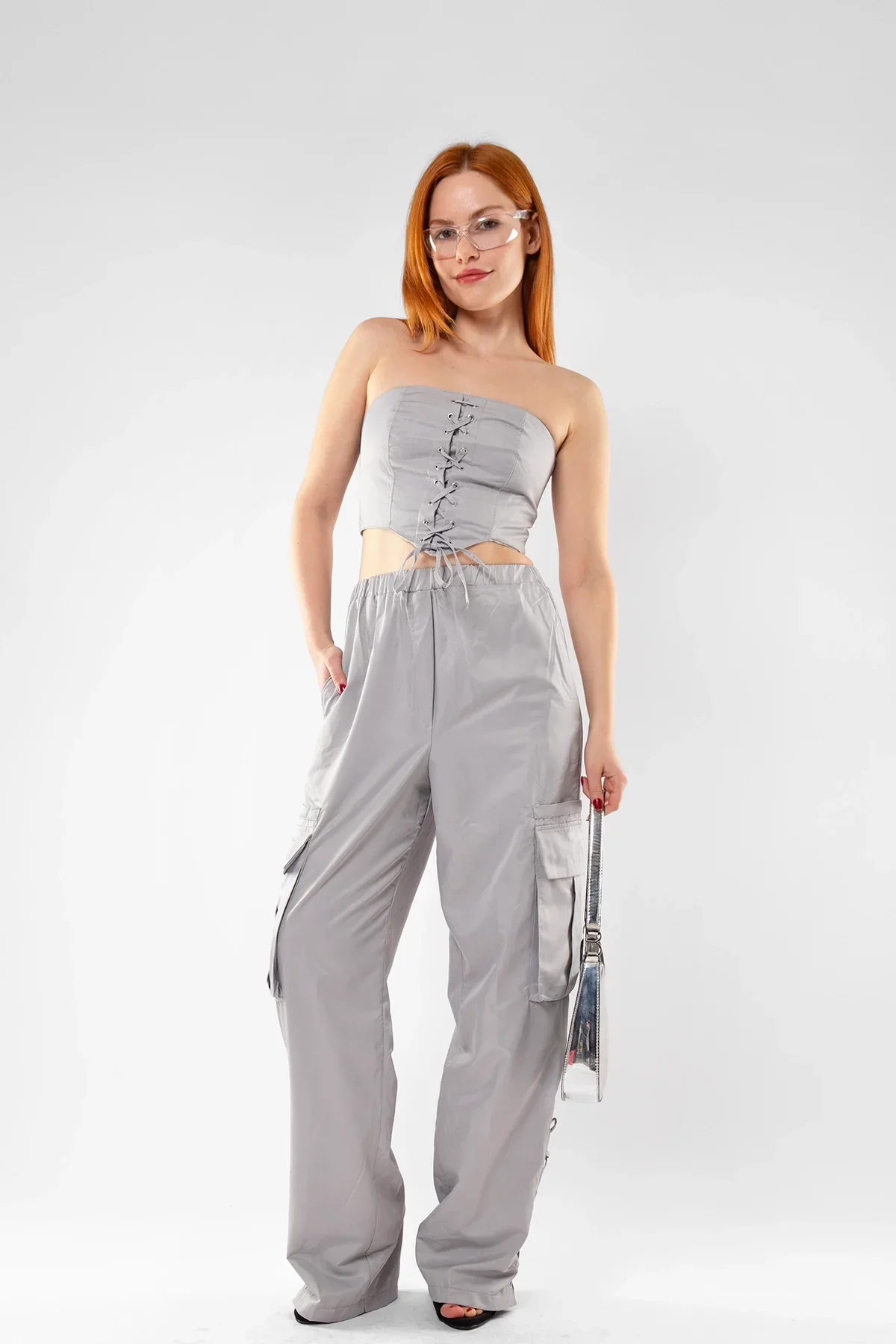 Bağlama Detaylı Gri Büstiyer Takım