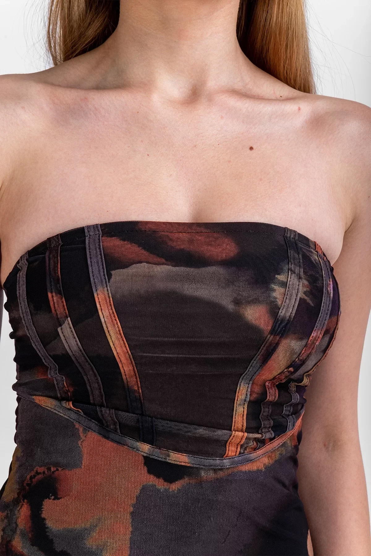 Batik Desenli Straplez Korse Elbise