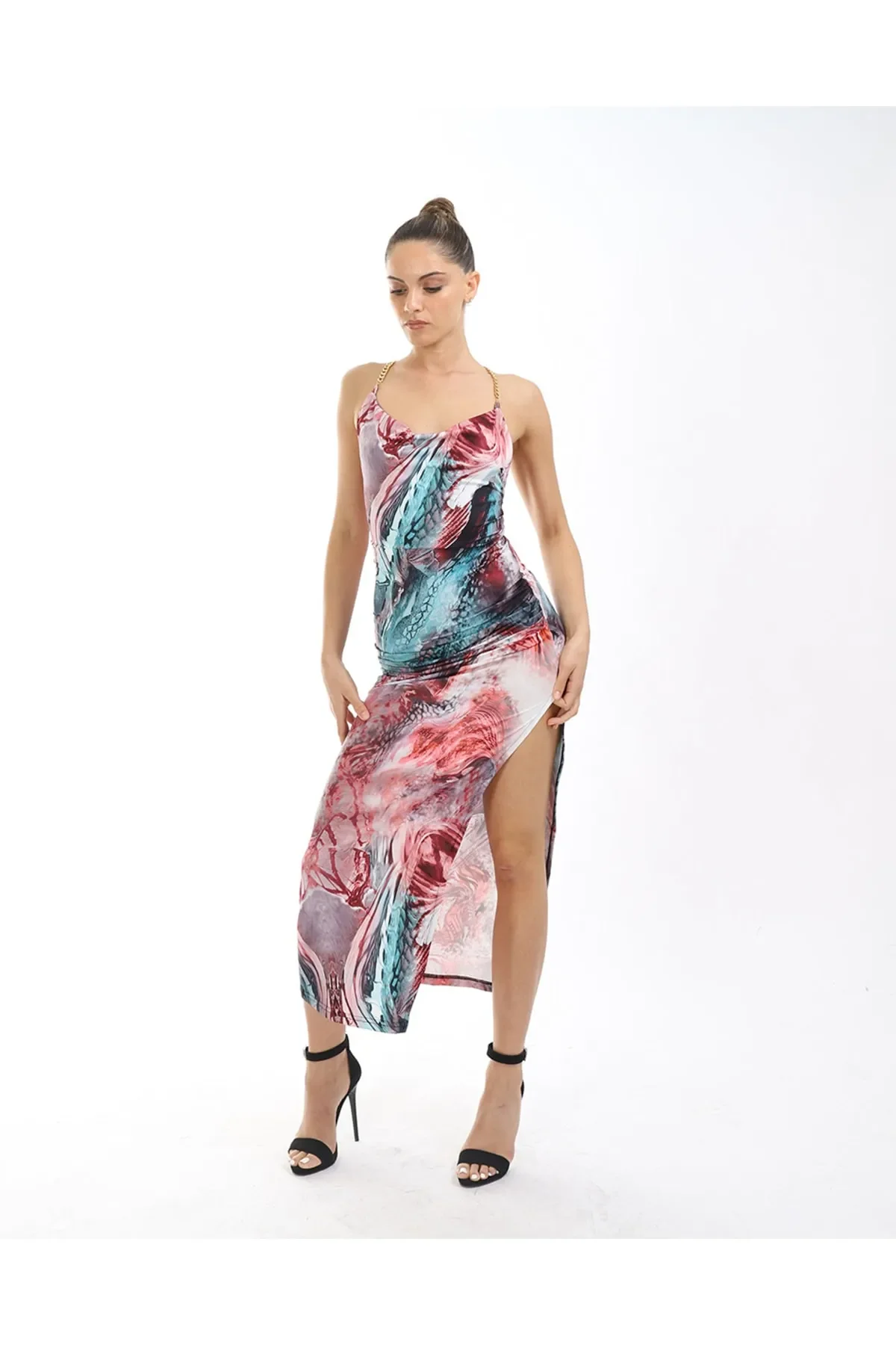 Degaje Yaka Zincir Askılı Maxi Boy Kırmızı Elbise