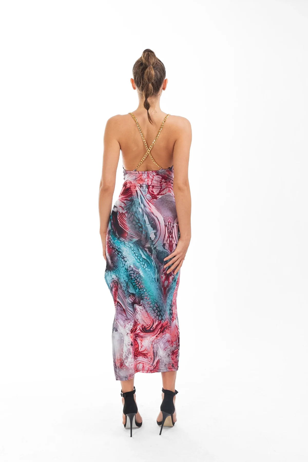 Degaje Yaka Zincir Askılı Maxi Boy Kırmızı Elbise