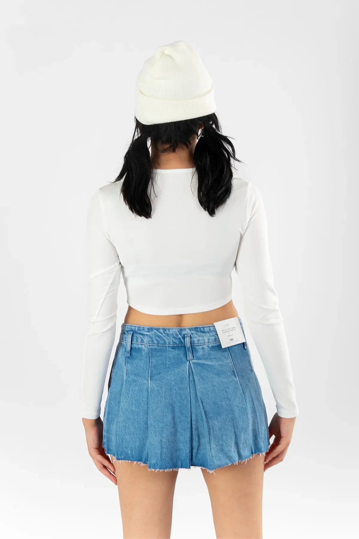 Göğüs Dekolteli Çift Pencereli Kadın Beyaz Crop