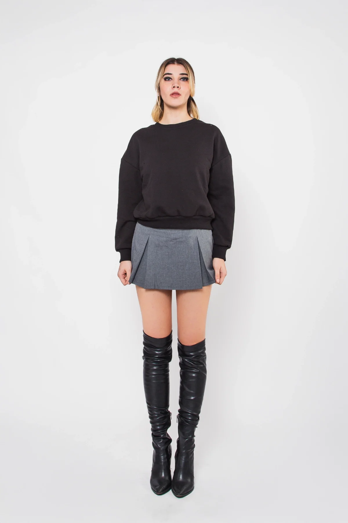 Kapüşonsuz Relaxed Fit Kadın Beyaz Basic Sweatshirt