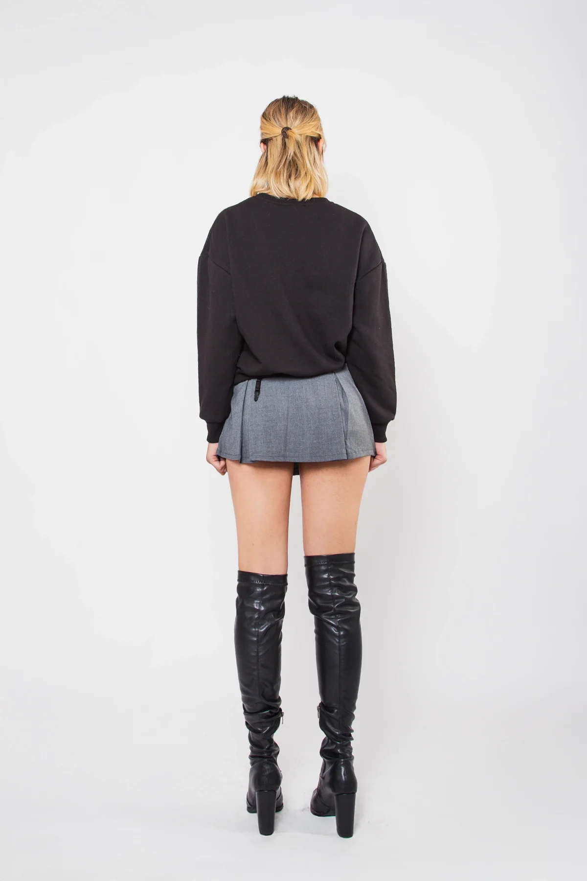 Kapüşonsuz Relaxed Fit Kadın Beyaz Basic Sweatshirt