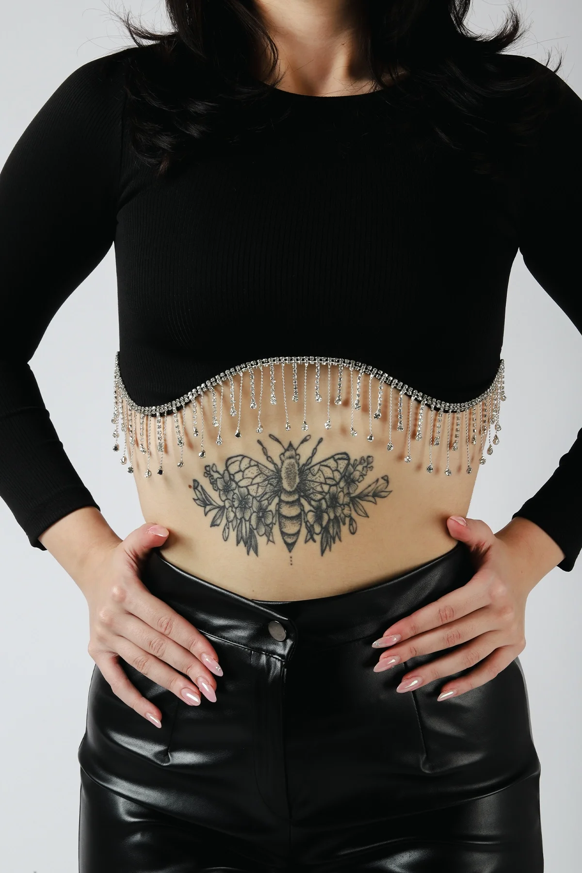 Uzun Kollu Boncuk Detaylı Triko Crop