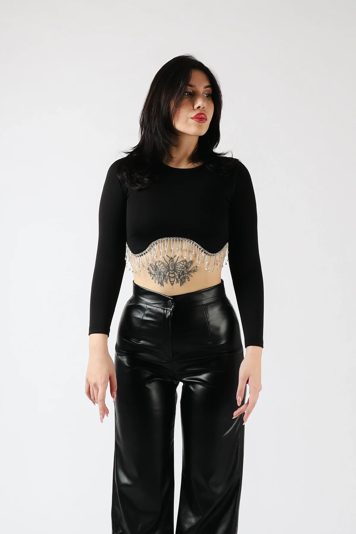 Uzun Kollu Boncuk Detaylı Triko Crop