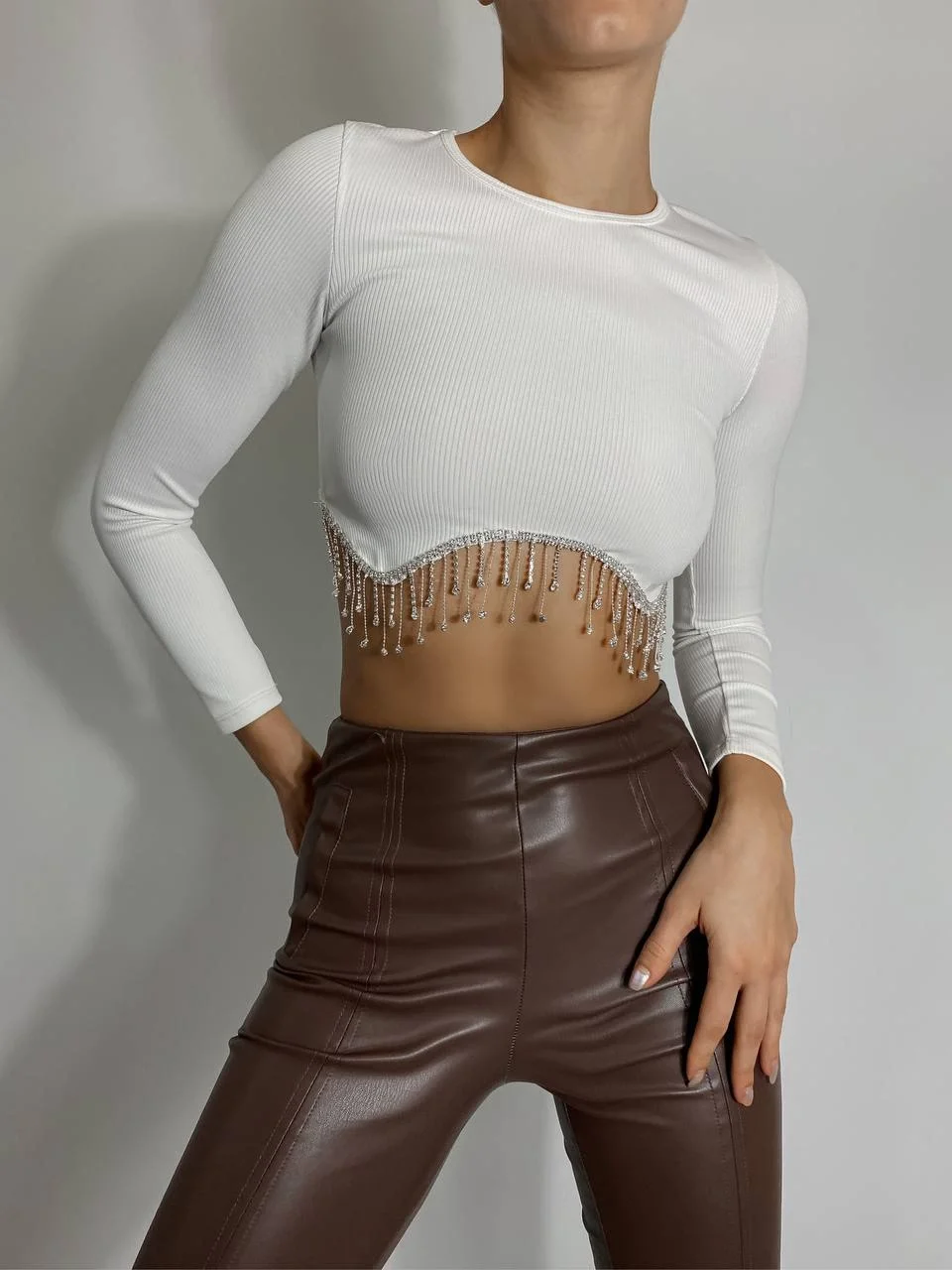 Zincir Detaylı Fitilli Uzun Kollu Beyaz Crop