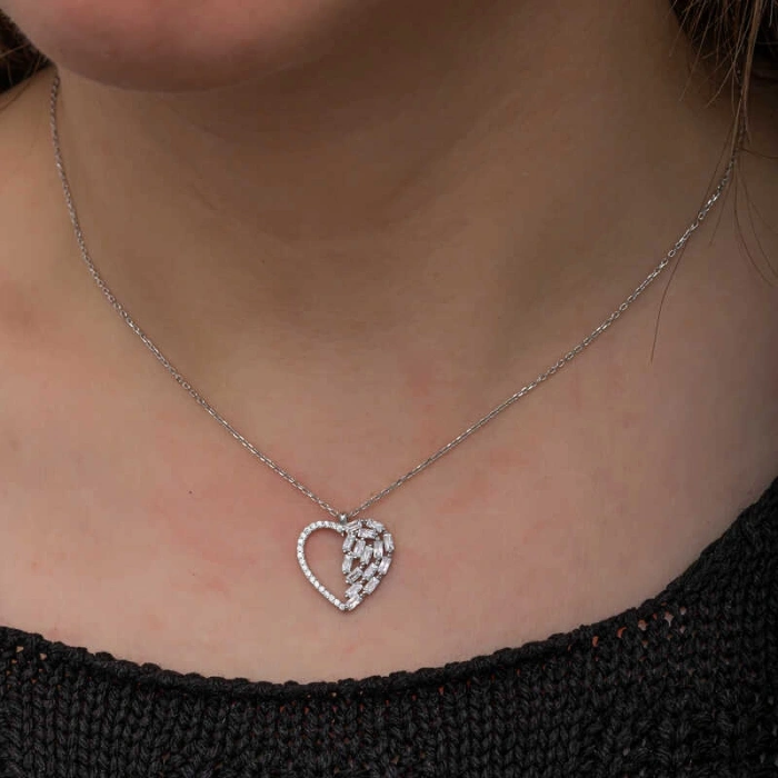 925 Ayar Gümüş Baget Taşlı Kalp Kadın Kolye T8661 (599)