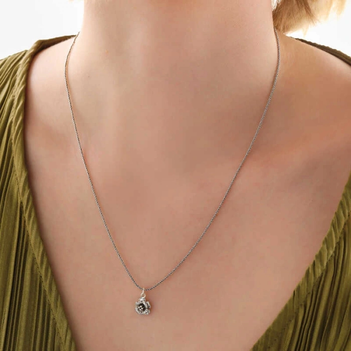 925 Ayar Gümüş Gül Kadın Kolye T8031 (599)