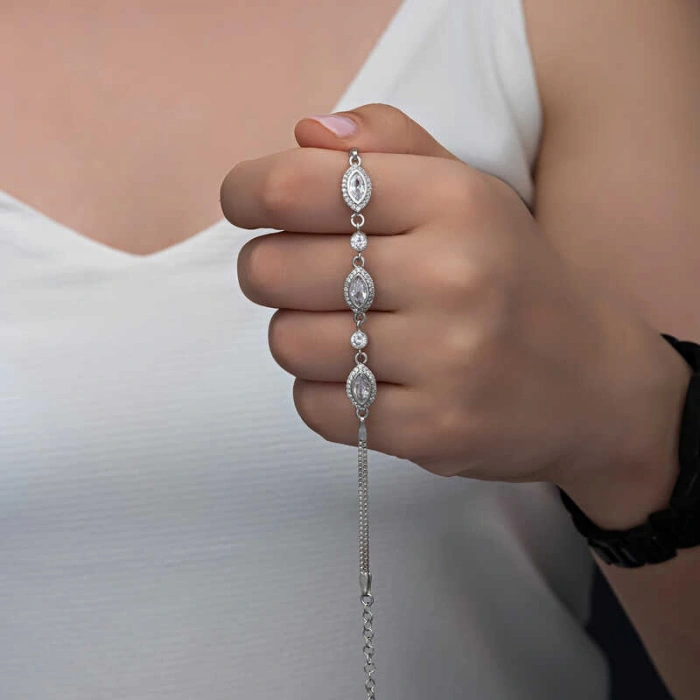 925 Ayar Gümüş Mekik Zirkon Taşlı Kadın Bileklik T8364 (599)