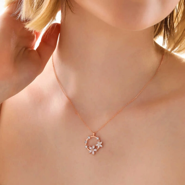 925 Ayar Gümüş Rose Beyaz Çiçek Kadın Kolye T7983 (599599)