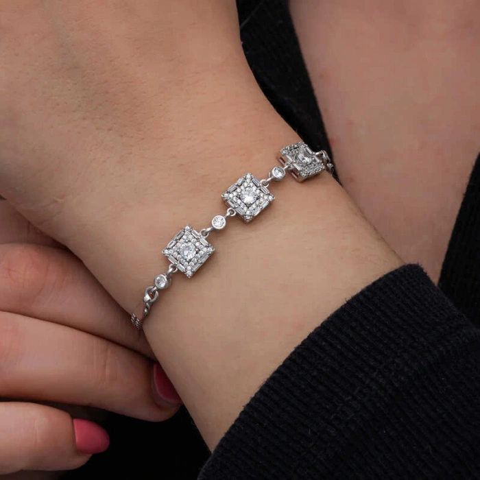 Byhodi ​925 Ayar Gümüş Baget Taşlı Kadın Bileklik T8563 (599599)