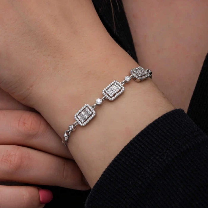 Byhodi 925 Ayar ​Gümüş Baget Taşlı Kadın Bileklik T8569 (599599)