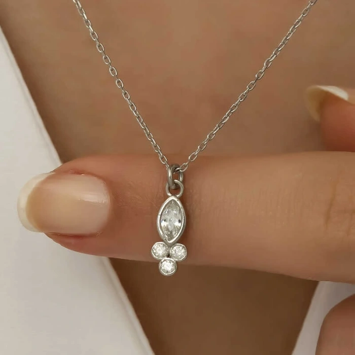 Byhodi 925 Ayar Gümüş Çiğ Damlası Mekik Tektaş Bayan Gümüş Kolye T6000 (599599)