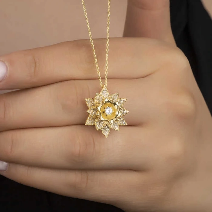 Byhodi 925 Ayar Gümüş Gold Beyaz Taşlı Lotus Çiçeği Kadın Kolye T7537 (599599)