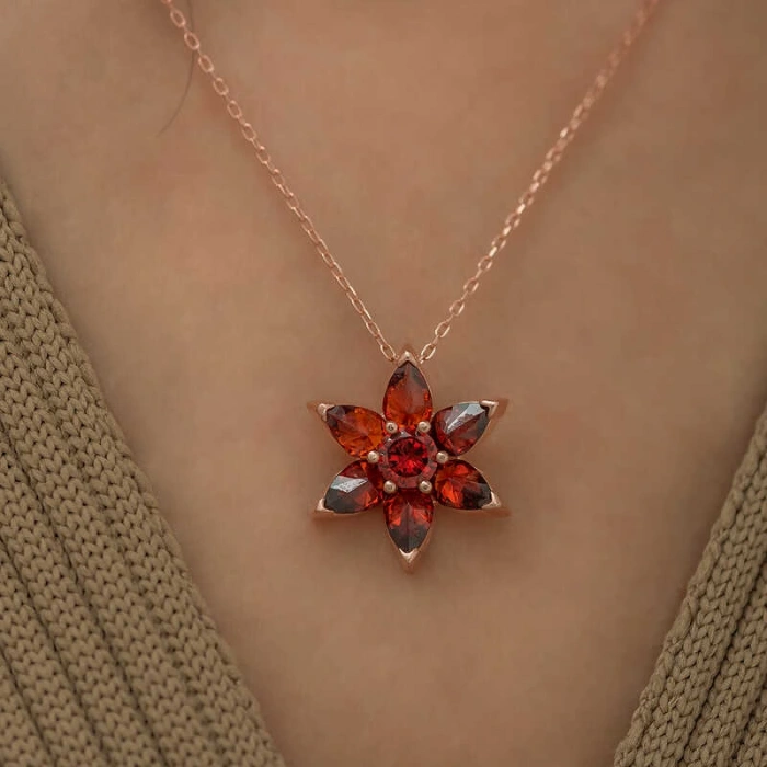 925 Ayar Gümüş Kırmızı Çiçek Kadın Gümüş Kolye T5158 (599599)